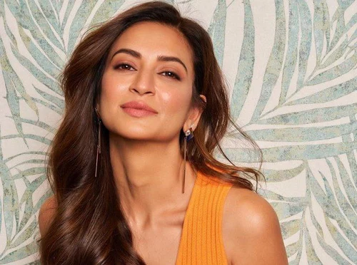 Kriti Kharbanda biography ,Movies ,Husband ,Relationship ,Father ,Age ,Height ,Net worth 2024 and more...